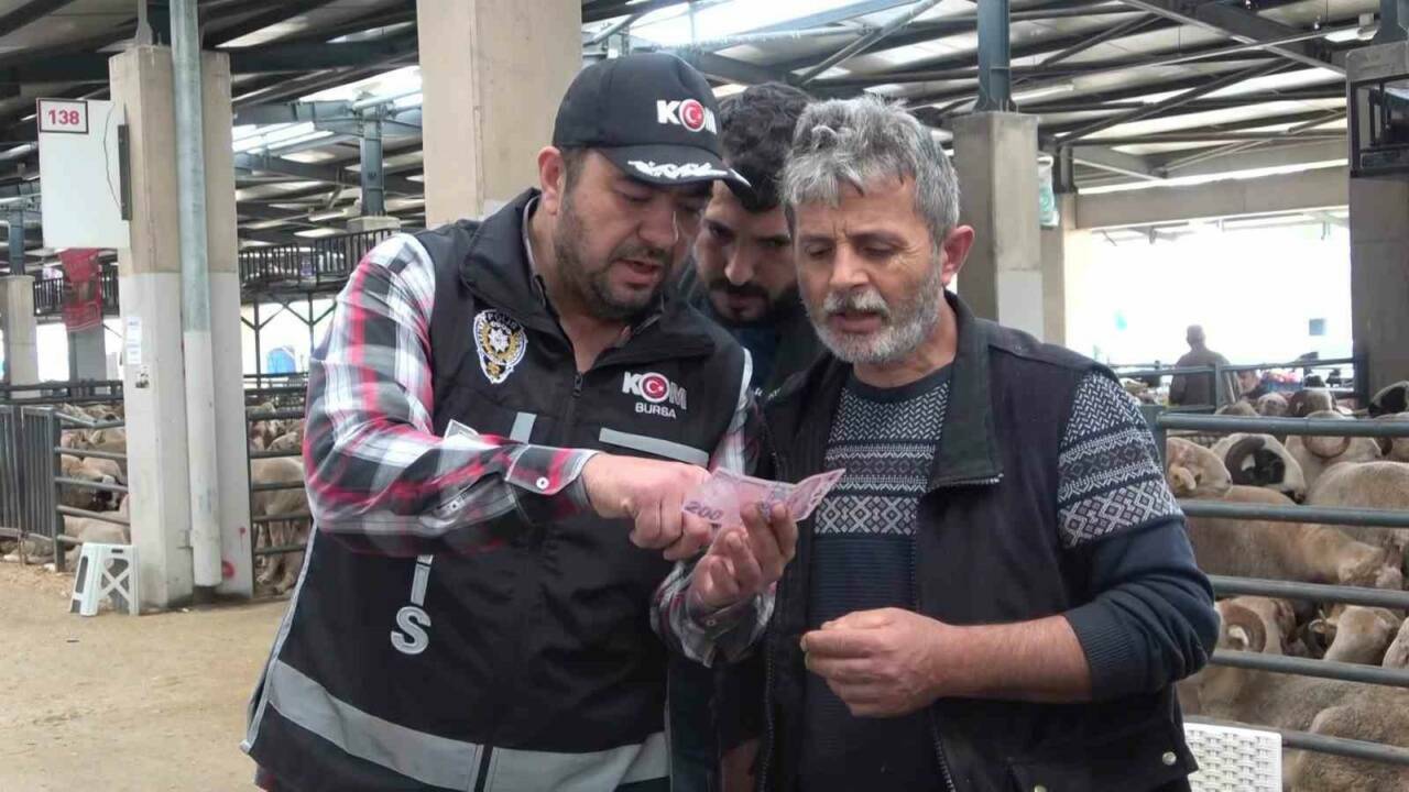 Bursa'da kurbanlık pazarında güldüren anlar 5 bursada kurbanlik pazarinda gulduren anlar d790199cfa27