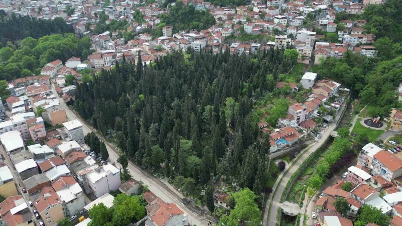 Bursa’da mezarlıklar bayrama hazır 7 bursada mezarliklar bayrama hazir e0aec7272afc
