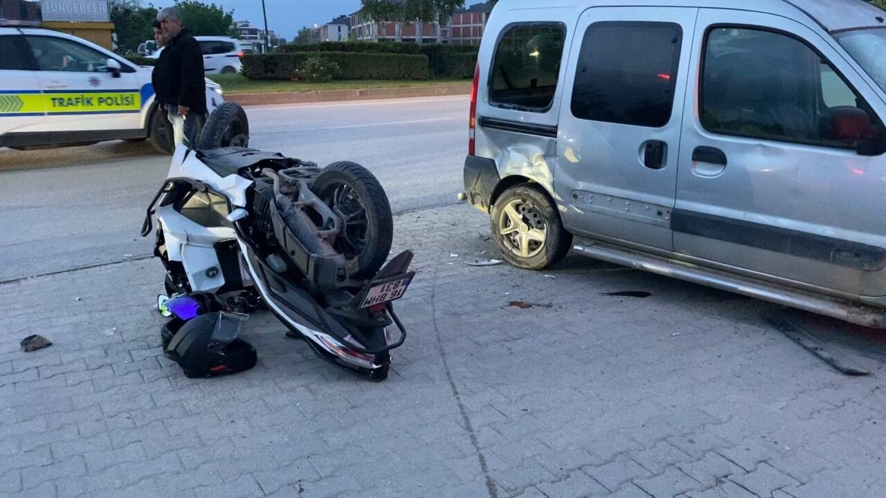 Bursa’da feci kaza 1 bursada motosiklet hafif ticari araca carpti 942c2d240933