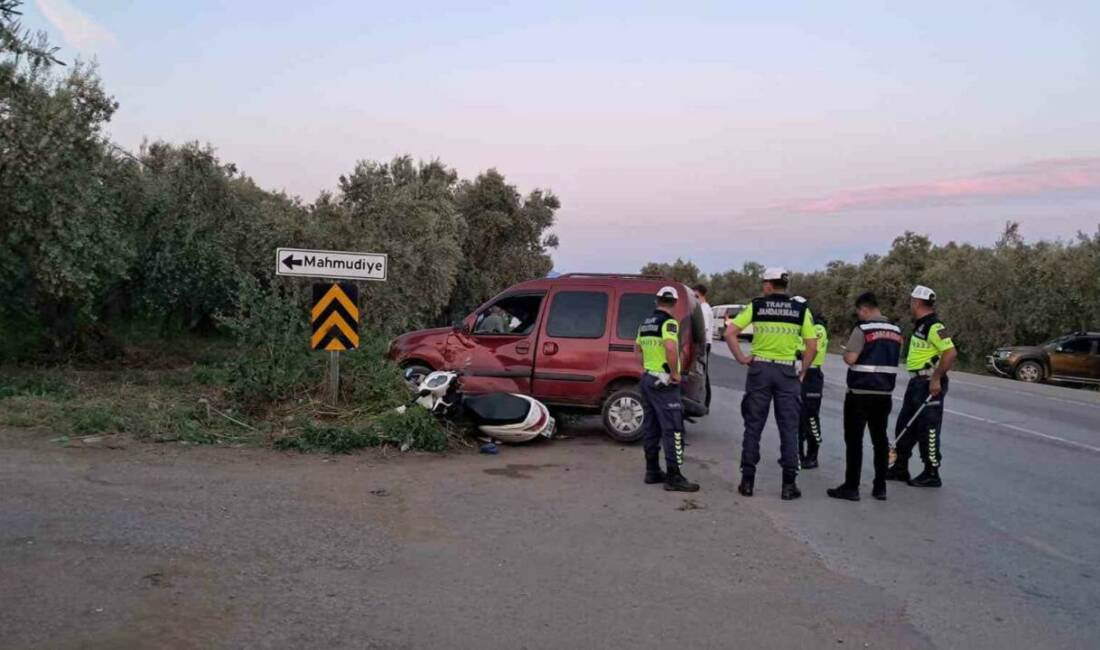 Bursa’da motosiklet ile hafif ticari araç çarpıştı Bursa’nın İznik ilçesinde motosiklet ile hafif ticari aracın çarpıştığı kazada