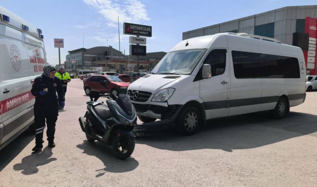 Bursa'nın İnegöl ilçesinde, servis minibüsüyle çarpışan motosikletten düşen Mesut A.