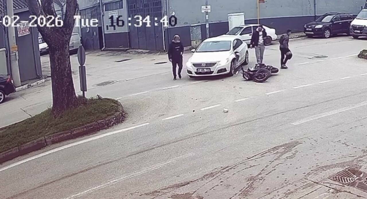 Bursa’da otomobil motosikletle çarpıştı 2 bursada otomobil motosikletle carpisti 7b74ccd69da5