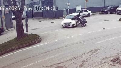 Bursa’da otomobil ile motosikletin çarpıştığı kazada motosiklet sürücüsü yaralanırken kaza
