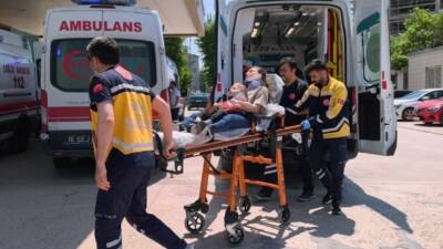 Bursa'nın İnegöl ilçesinde, takla atan otomobildeki 1’i çocuk, 5 kişi