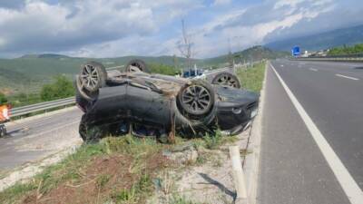 Bursa’nın İznik ilçesinde takla atan otomobildeki E.S.Y. (49) adlı kadın