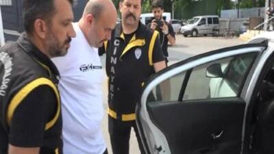 Bursa'da patronu Mustafa Ekşi'yi (41) boğazını keserek öldürüp, çek, senet