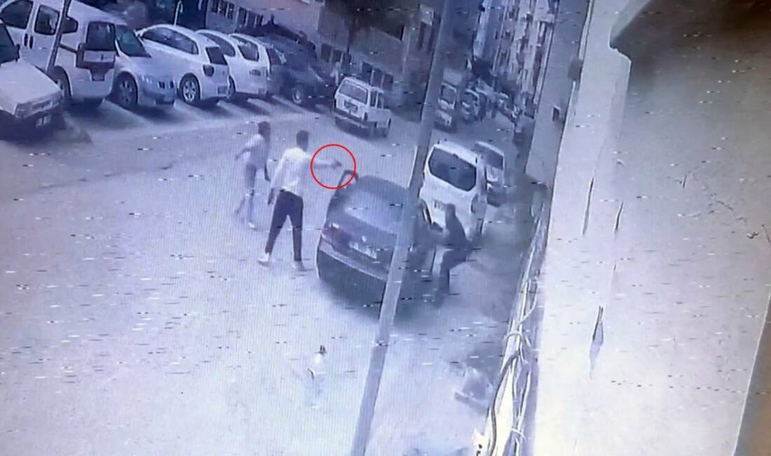 Bursa’nın İnegöl ilçesinde Rıza K. (24), alacak meselesi nedeniyle husumetli