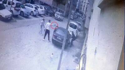 Bursa’nın İnegöl ilçesinde Rıza K. (24), alacak meselesi nedeniyle husumetli
