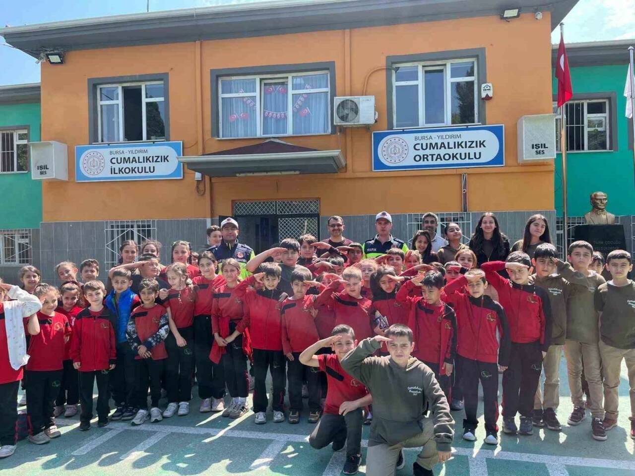 Bursa’da ‘Trafik Haftası’ etkinlikleri başladı 5 bursada trafik haftasi etkinlikleri basladi c6d592f6465c