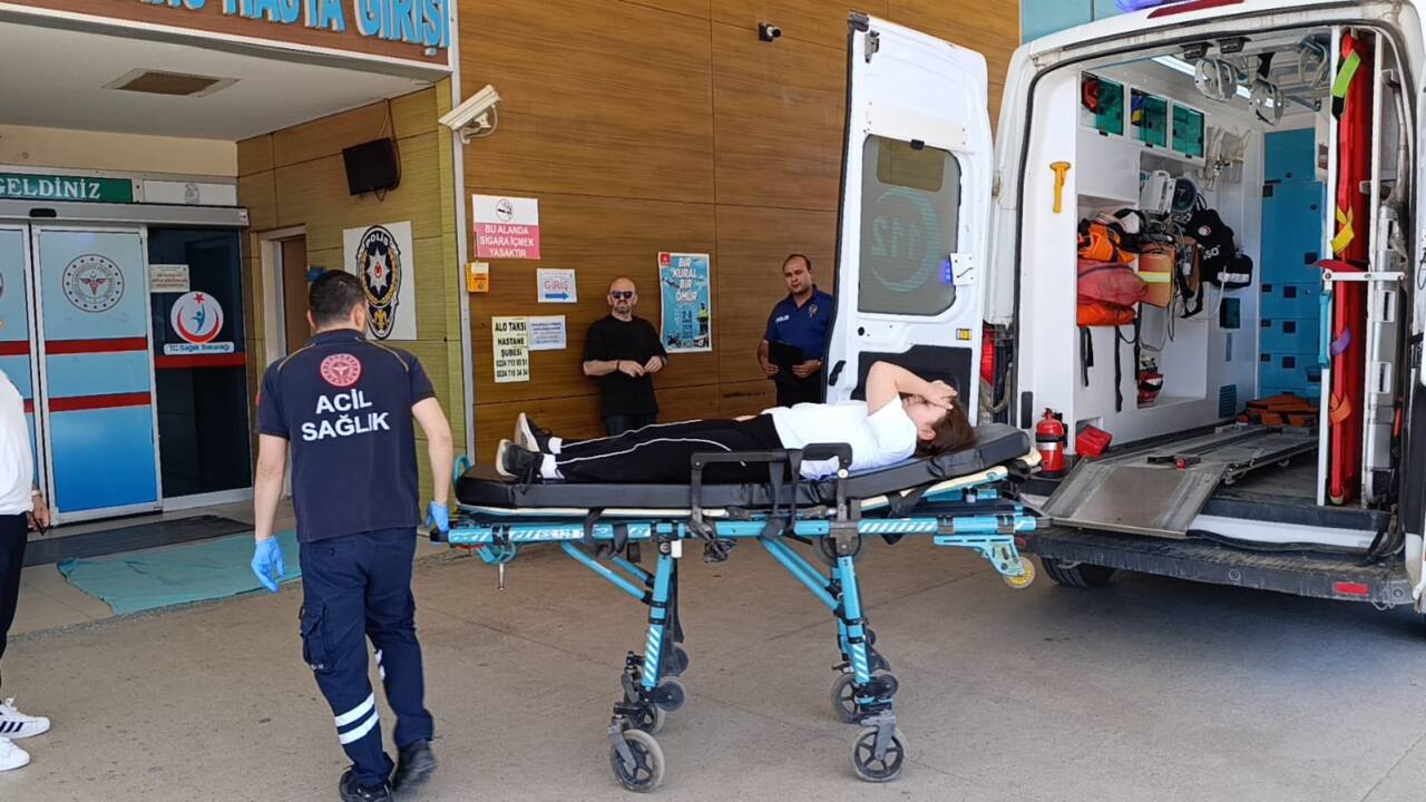 Bursa'da triportör devrildi; 1'i çocuk 3 yaralı 4 bursada triportor devrildi 1i cocuk 3 yarali d5098f0f8c6b