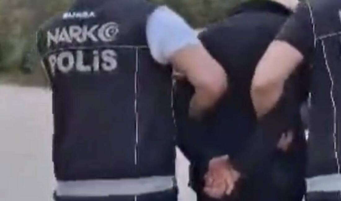 Bursa’daki uyuşturucu operasyonunda 11 tutuklama Bursa’nın İznik ilçesi merkezli düzenlenen uyuşturucu operasyonunda gözaltına alınan 12