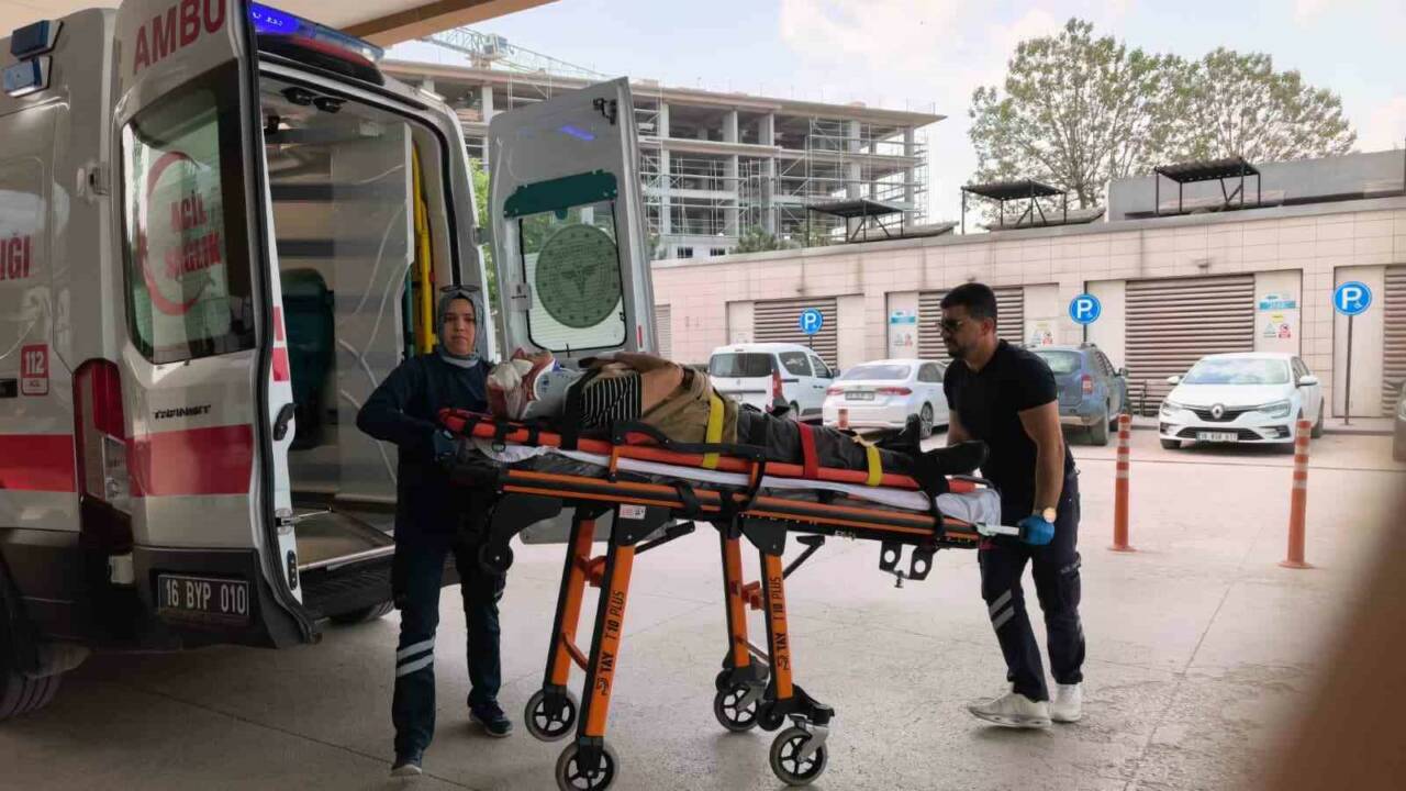 bursada yasli adama servis araci carpti 5b3acefea87a