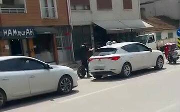 Bursa’nın İnegöl ilçesinde otomobil sürücüsü ile elektrikli bisiklet sürücüsü arasında