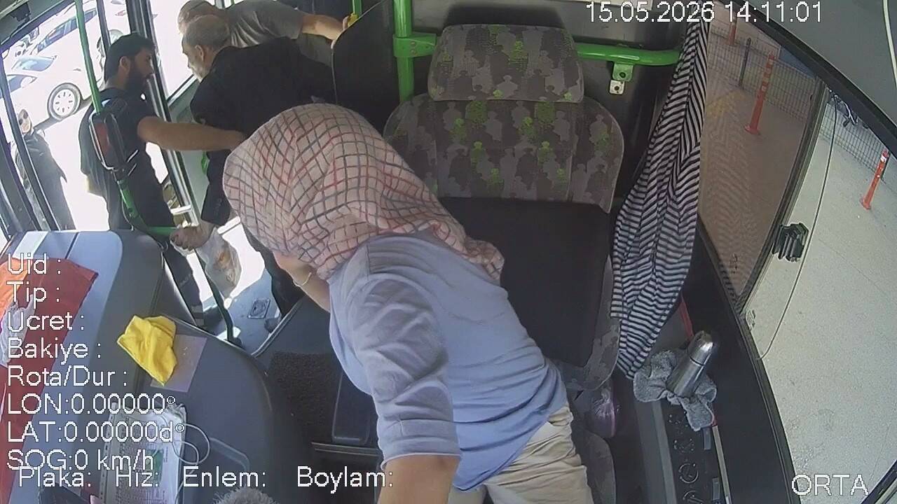 Bursa'da zamanla yarış! Yolcusu fenalık geçirince... 1 bursada zamanla yaris yolcusu fenalik gecirince 7fef3c52f8b4
