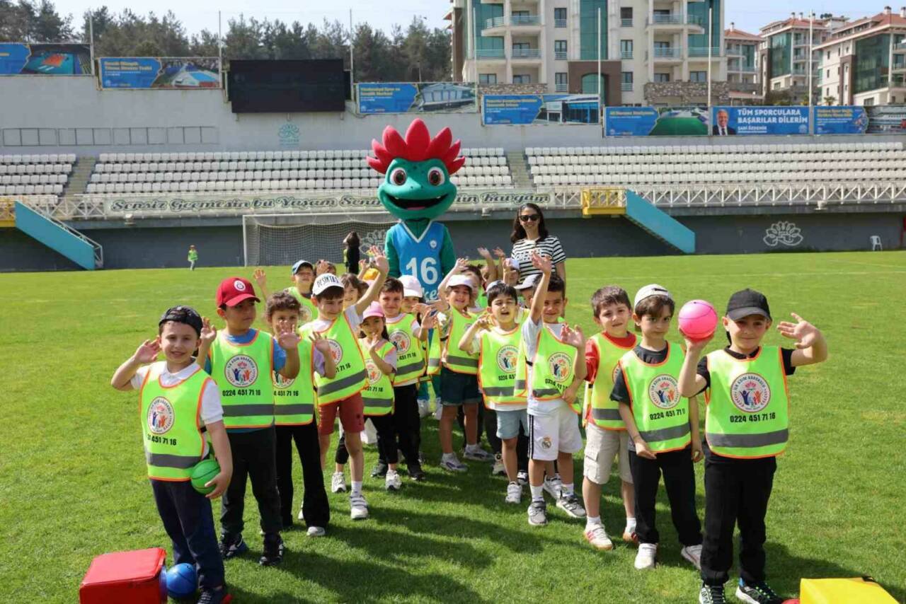 bursadaki dev spor senliginde sira miniklerin 2cf9af7c9cc1