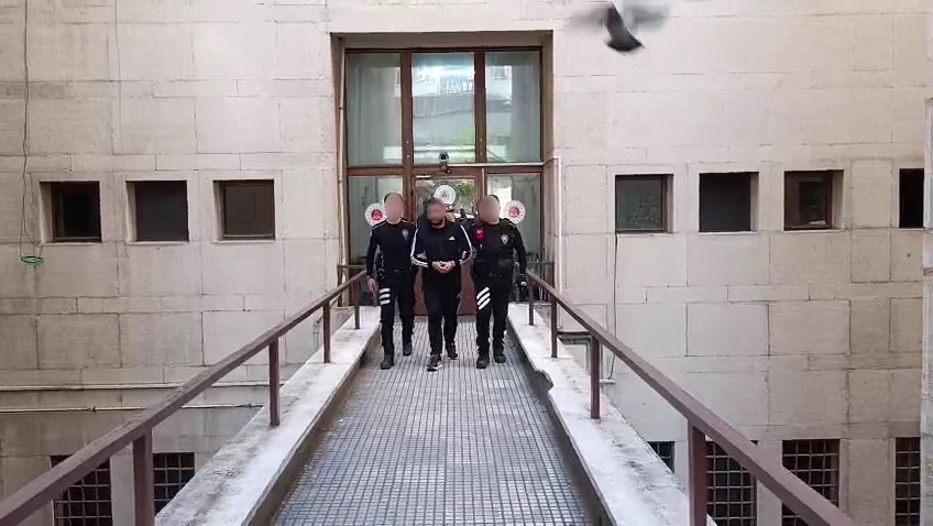 Bursa’daki kan donduran olayda flaş gelişme Bursa’da dayısı Cüneyt Taşkıran’ı (58) döverek öldürüp cesediyle 3 gün