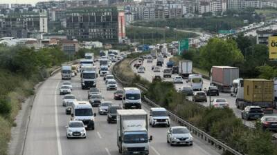 Kurban Bayramı tatili dolayısıyla İstanbul-İzmir Otoyolu'nda hareketlilik başladı.