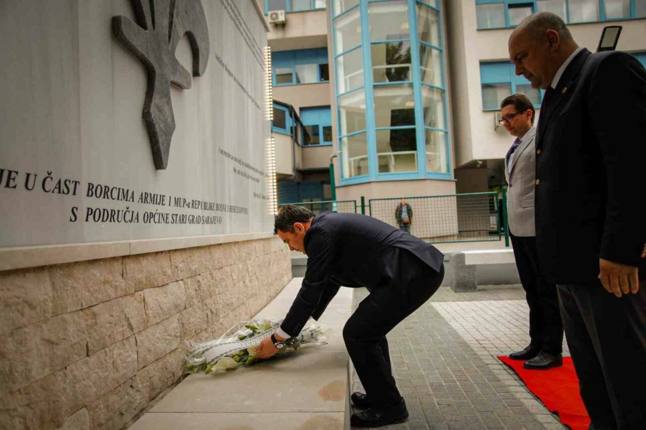 bursadan saraybosnaya kardeslik koprusu baskan aydindan anlamli temas 44c7e00a1bf7
