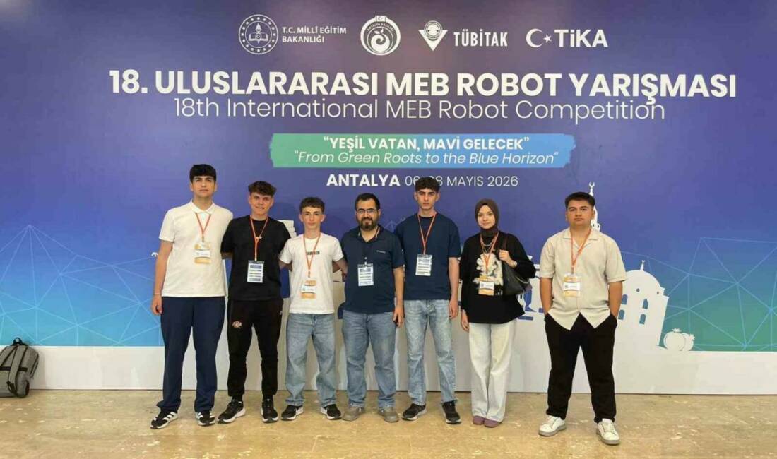 Bursalı gençlerden MEB Robot Yarışması’nda büyük başarı Milli Eğitim Bakanlığı tarafından bu yıl 18’incisi Antalya’da gerçekleştirilen Uluslararası