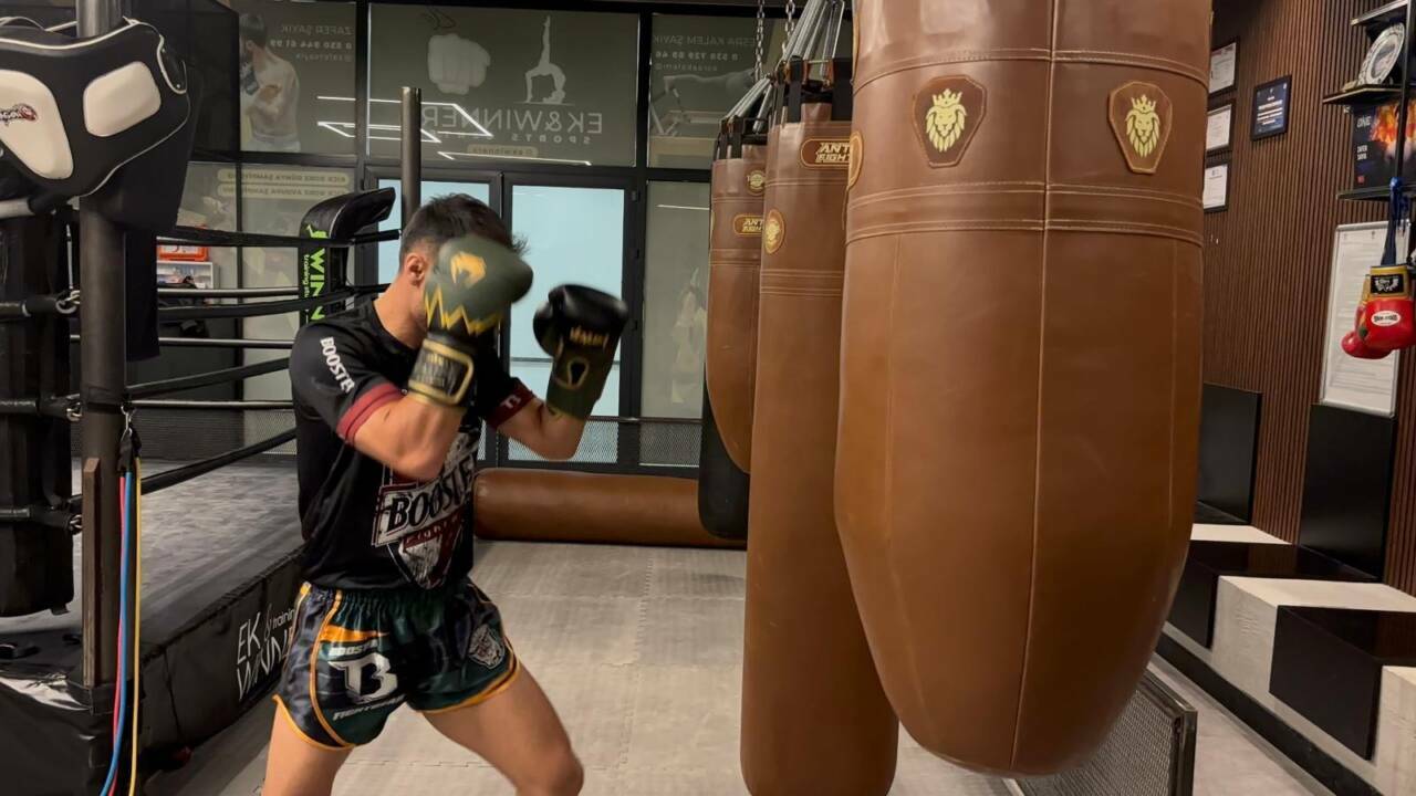 Bursalı isim dünya şampiyonu oldu! 4 bursali isim kick boksta dunya sampiyonu oldu 991dcec10c3d