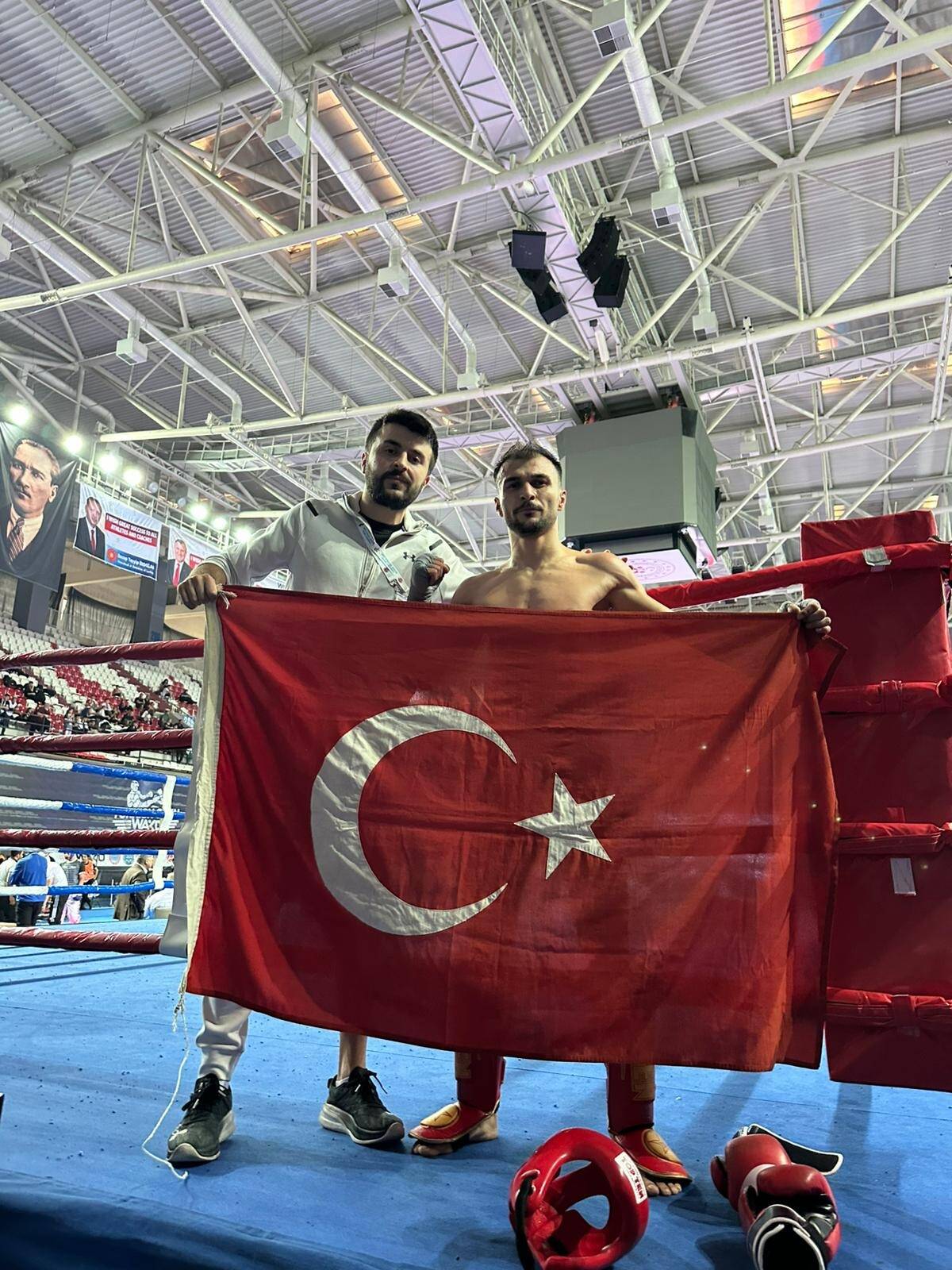 Bursalı isim dünya şampiyonu oldu! 1 bursali isim kick boksta dunya sampiyonu oldu a0905e148319