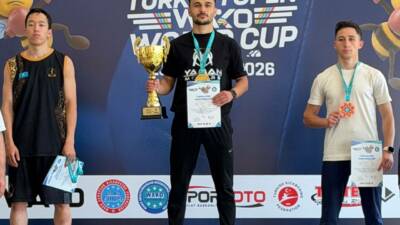 Bursa'da yaşayan Serdar Şayık (26), 15 yıl önce okulunda yapılan