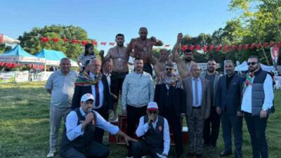 Bursa’nın Mustafakemalpaşa ilçesinde düzenlenen geleneksel 350. Kabulbaba Güreşleri’nin başpehlivanlık finali
