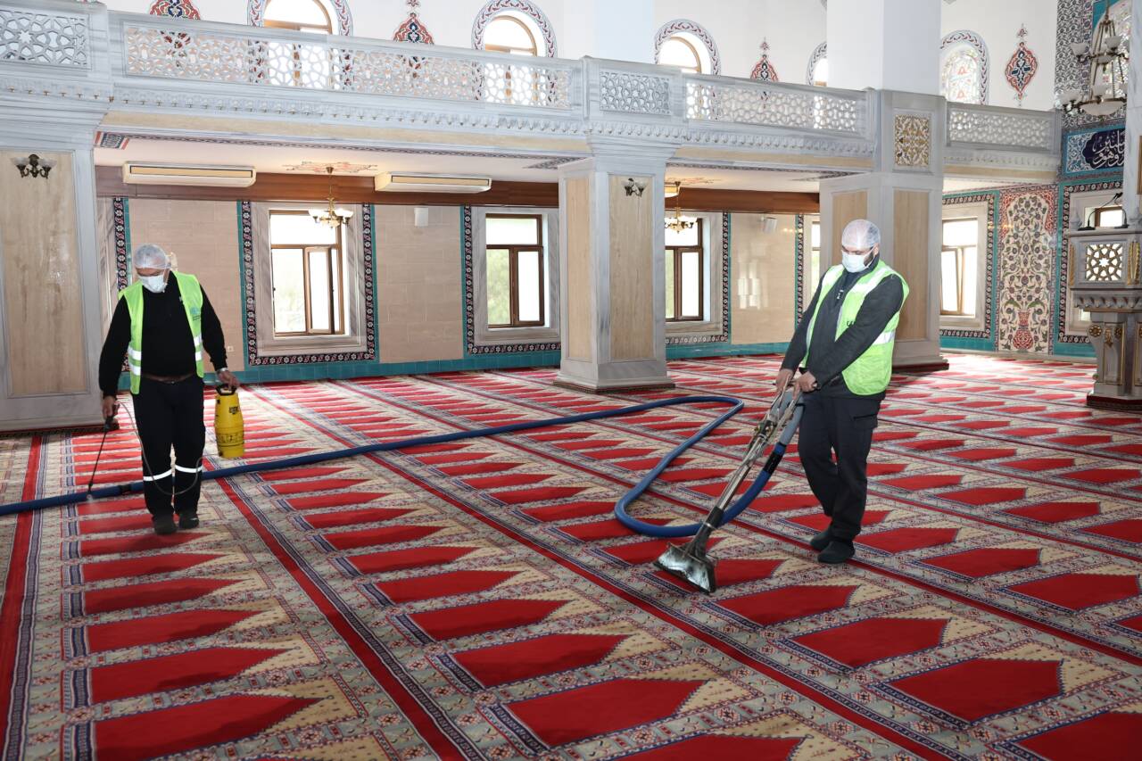 Bursa Nilüfer’deki ibadethanelerinde bahar temizliği 2 cami temizlik 2