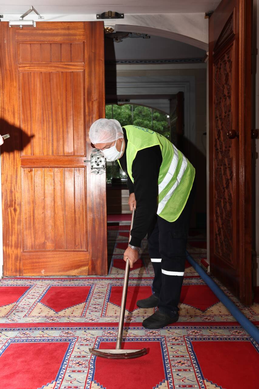 Bursa Nilüfer’deki ibadethanelerinde bahar temizliği 5 cami temizlik 5