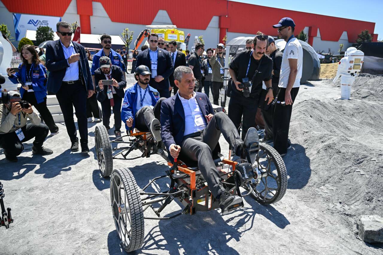 CHP Genel Başkanı Özgür Özel'den SAHA 2026'ya ziyaret 6 chp genel baskani ozel saha 2026ya ziyaret 13354a7f48be
