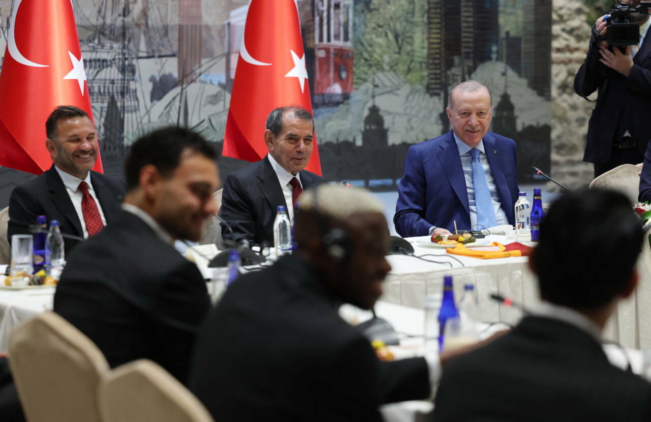 Cumhurbaşkanı Erdoğan Galatasaray Futbol Takımı'nı kabul etti 6 cumhurbaskani erdogan super lig sampiyonu galatasarayi kabul etti 202188d3561e