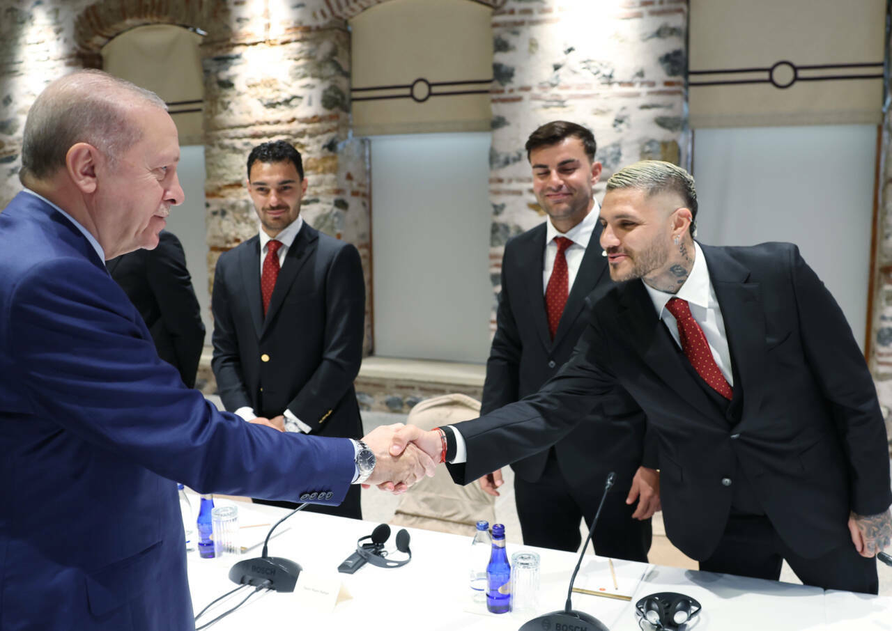 Cumhurbaşkanı Erdoğan Galatasaray Futbol Takımı'nı kabul etti 10 cumhurbaskani erdogan super lig sampiyonu galatasarayi kabul etti d21077474772