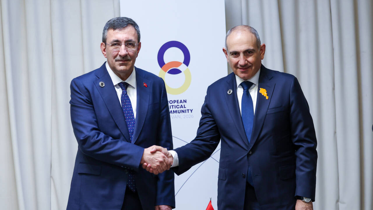 Türkiye ve Ermenistan Ani Köprüsü'nü restore edecek 2 cumhurbaskani yardimcisi yilmaz ermenistan basbakani pasinyan ile gorustuf91e447c2c21