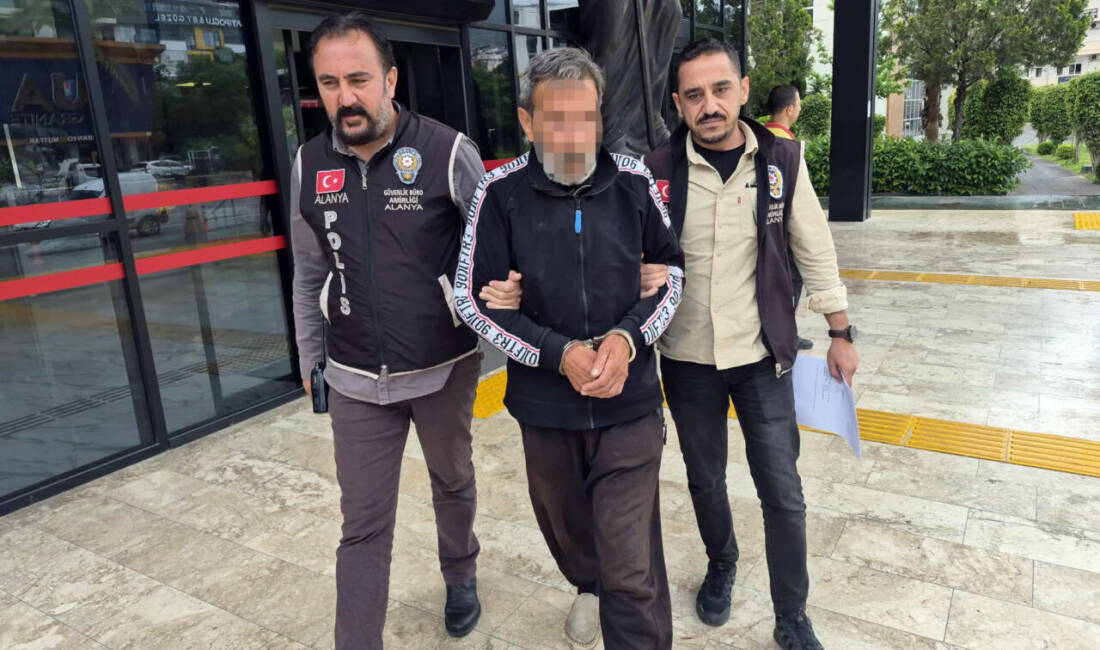 Cumhurbaşkanı’na hakaretten tutuklandı Antalya'nın Alanya ilçesinde Cumhurbaşkanına hakaret suçundan gözaltına alınan R.K. (64),