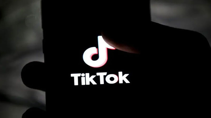 Bu kadarına da pes! 11 yaşındaki kızının müstehcen görüntülerini paylaştı İzmir'de 11 yaşındaki kızının müstehcen görüntülerini TikTok'ta paylaşan anne gözaltına