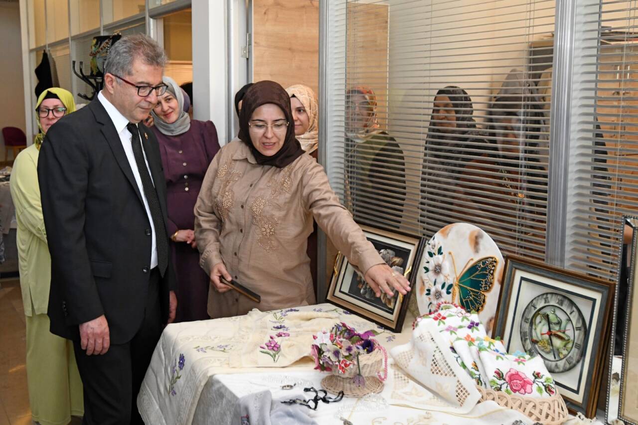Osmangazi Belediyesi’nden kadınların üretimine güçlü destek 2 Osmangazi Belediyesi’nden kadınların üretimine güçlü destek