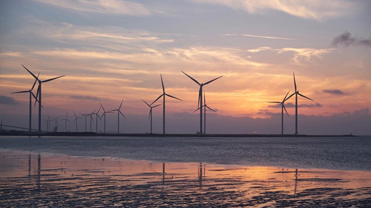 deniz ustu ruzgar enerjisi icin dugmeye basildi 70476af215d2