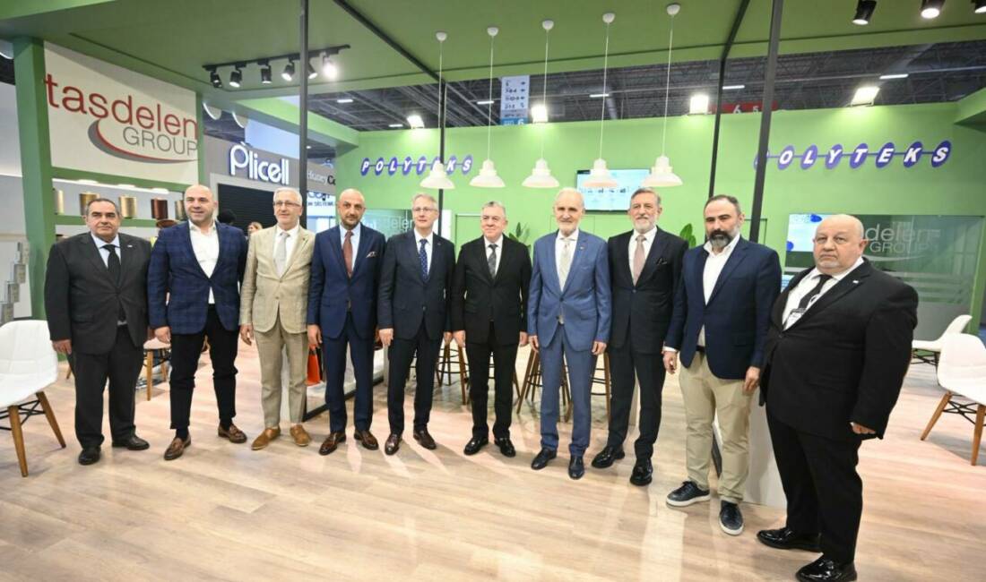 DOSABSİAD firmaları HOMETEX 2026’ya damga vurdu DOSABSİAD Yönetim Kurulu Başkanı Onur Kutlualp ve Yönetim Kurulu Üyeleri,