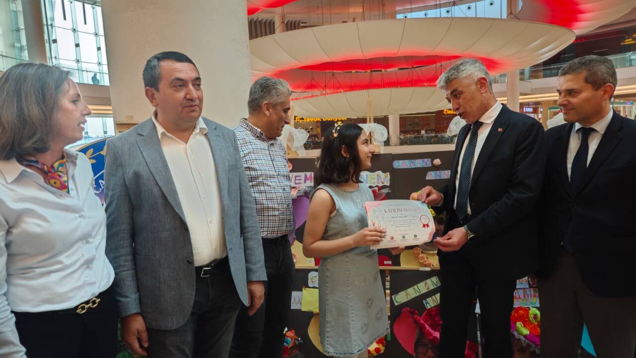Cavit Çağlar Ortaokulu öğrencilerinden duygu dolu sergi 6 ee94e757 76f1 4623 886f e362be0f927e