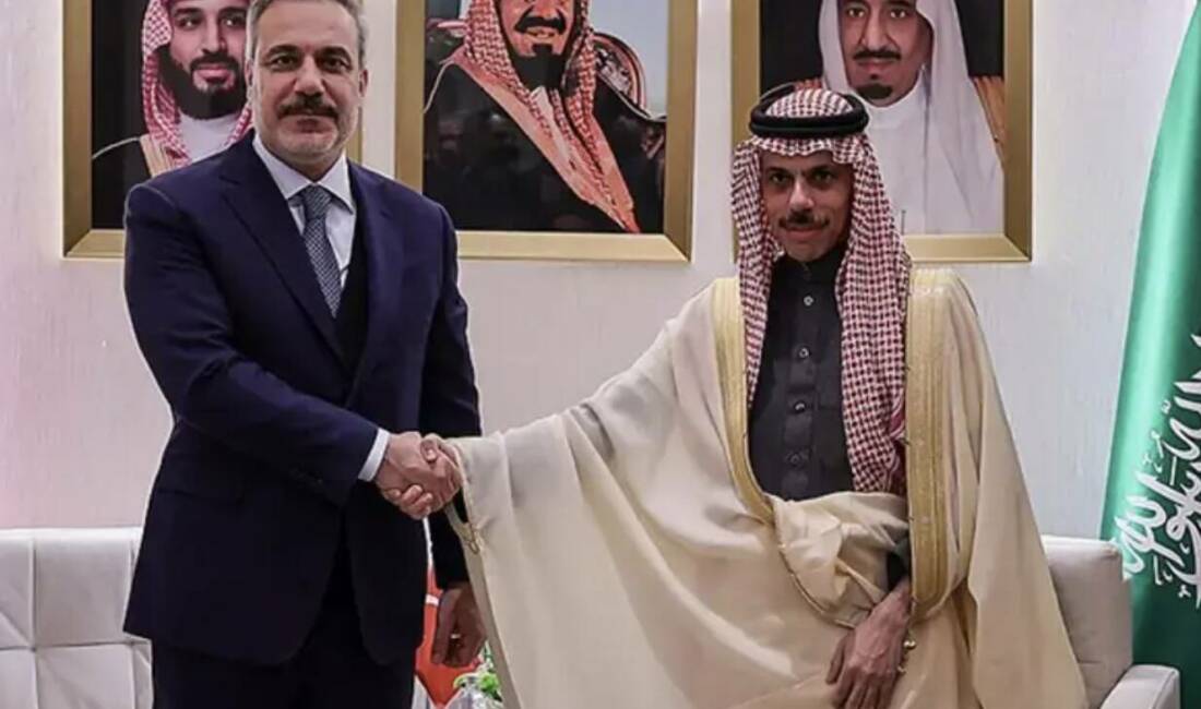 Suudi Arabistan vizesi kalkıyor mu? Suudi Arabistan'ın Türk vatandaşlarına vizeyi kaldıracağı belirtiliyor. İki ülke arasındaki