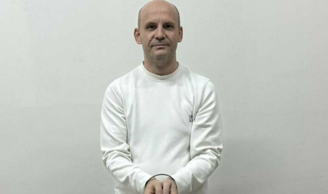 Komedyen Atalay Demirci tutuklandı Fetullahçı Terör Örgütü'ne ilişkin yargılandığı davada beş yıl hapis cezasına