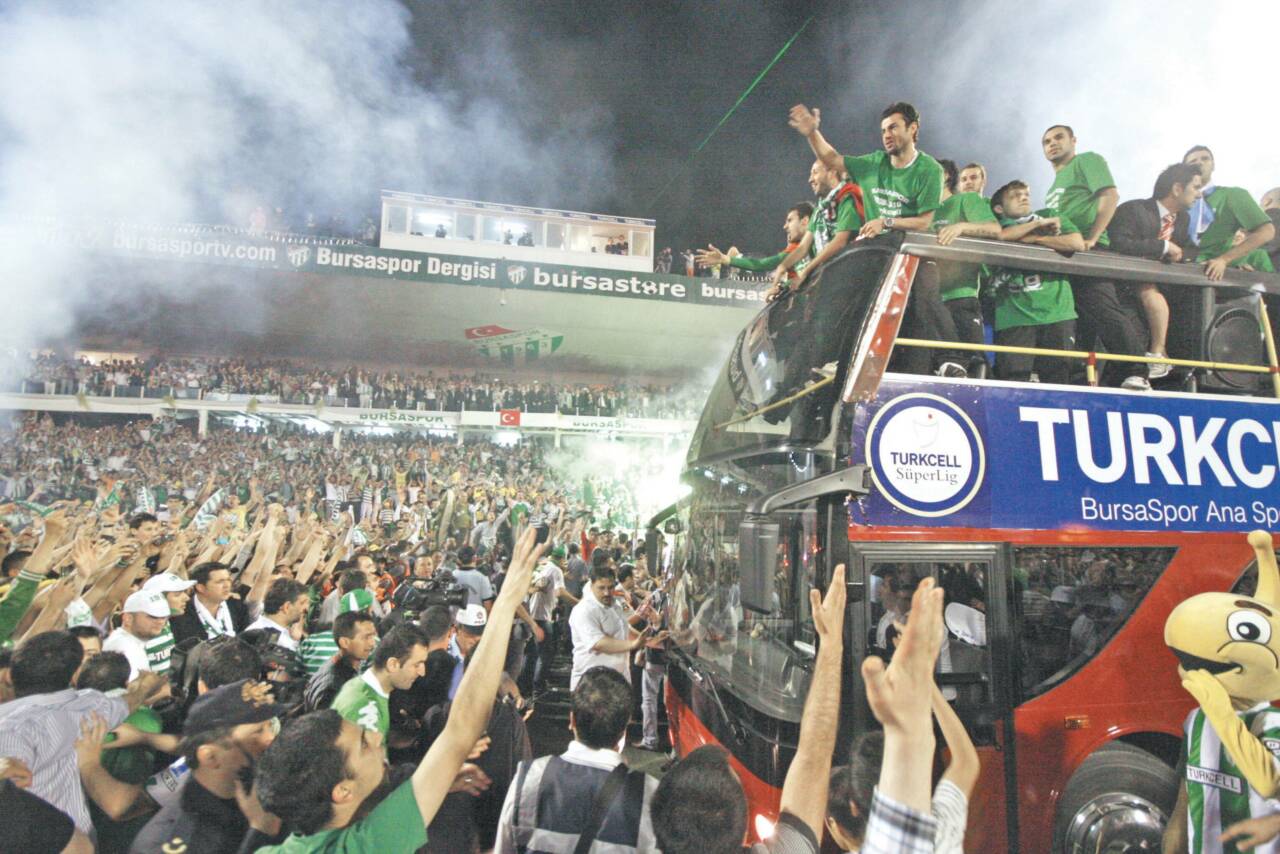16 yıl önce tarih yazan Bursaspor'un ayak sesleri 1 ekran resmi 2026 05 15 180735