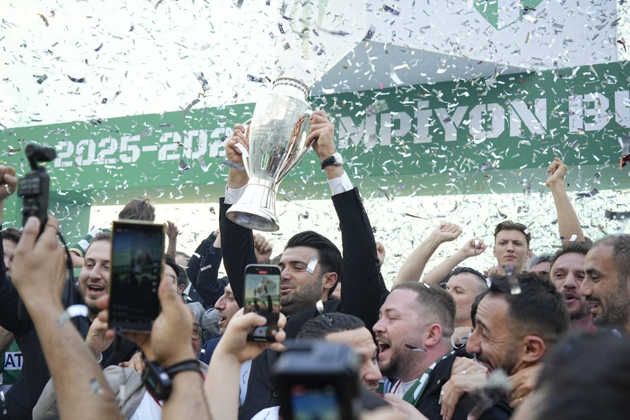 16 yıl önce tarih yazan Bursaspor'un ayak sesleri 3 ekran resmi 2026 05 15 180804