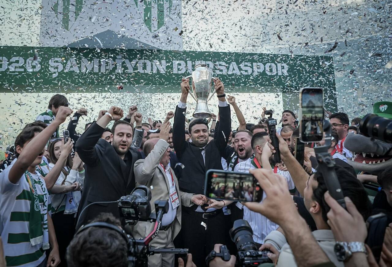 16 yıl önce tarih yazan Bursaspor'un ayak sesleri 4 ekran resmi 2026 05 15 180822