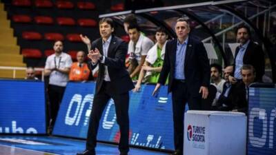 Türkiye Sigorta Basketbol Süper Ligi ekiplerinden TOFAŞ, başantrenör Murat Hüseyin