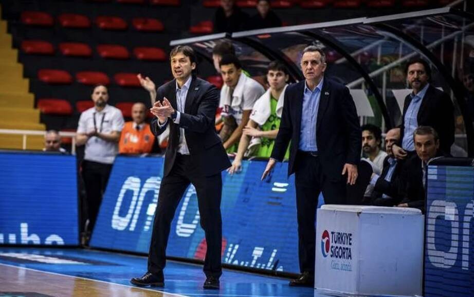 Türkiye Sigorta Basketbol Süper Ligi ekiplerinden TOFAŞ, başantrenör Murat Hüseyin