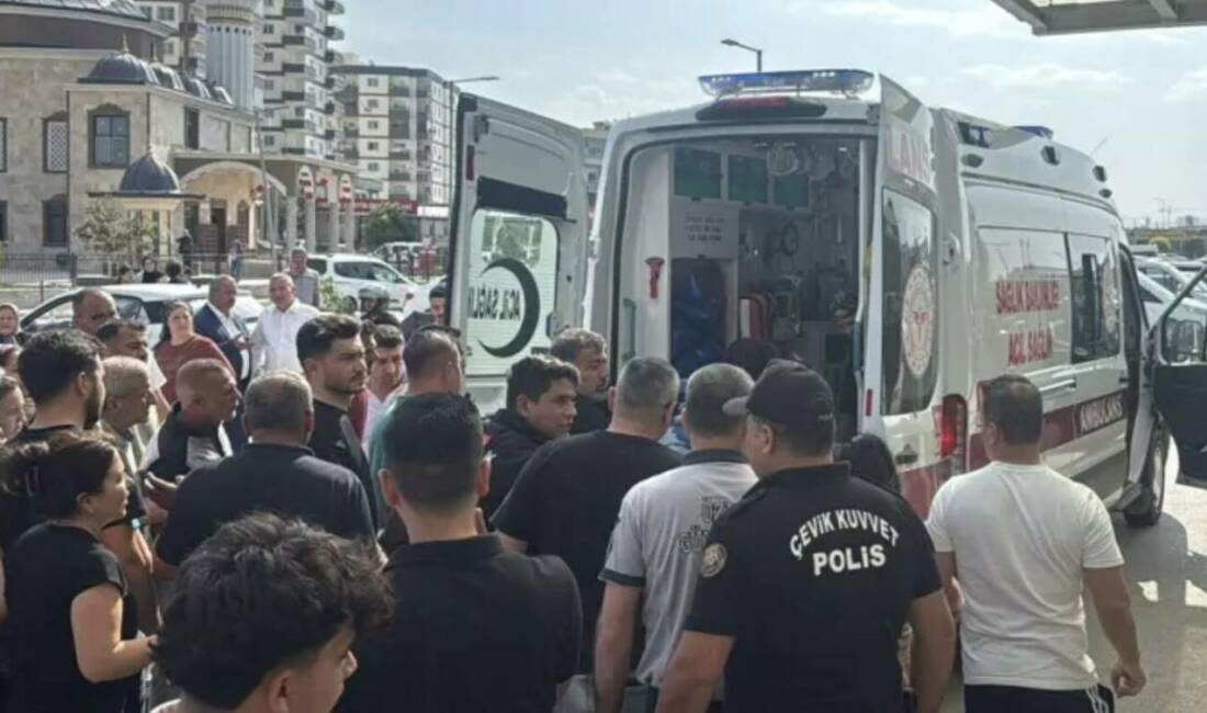 Mersin’de katliam gibi saldırı; Çok sayıda ölü ve yaralı var Mersin'de eski eşini öldüren bir şahıs, lokanta ve farklı mahallelerde
