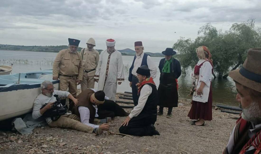 Bursa’nın ünlü köyünde çekilen film; Tanıdık isimler var… Olay Gazetesi Yazarı Ahmet Emin Yılmaz, Karacabey’in Eskikaraağaç Köyü’nde çekilen