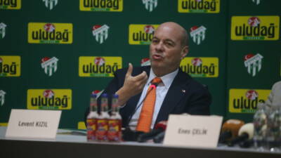 Bursaspor forma sırt sponsorluğu tanıtım toplantısında Uludağ İçecek Yönetim Kurulu