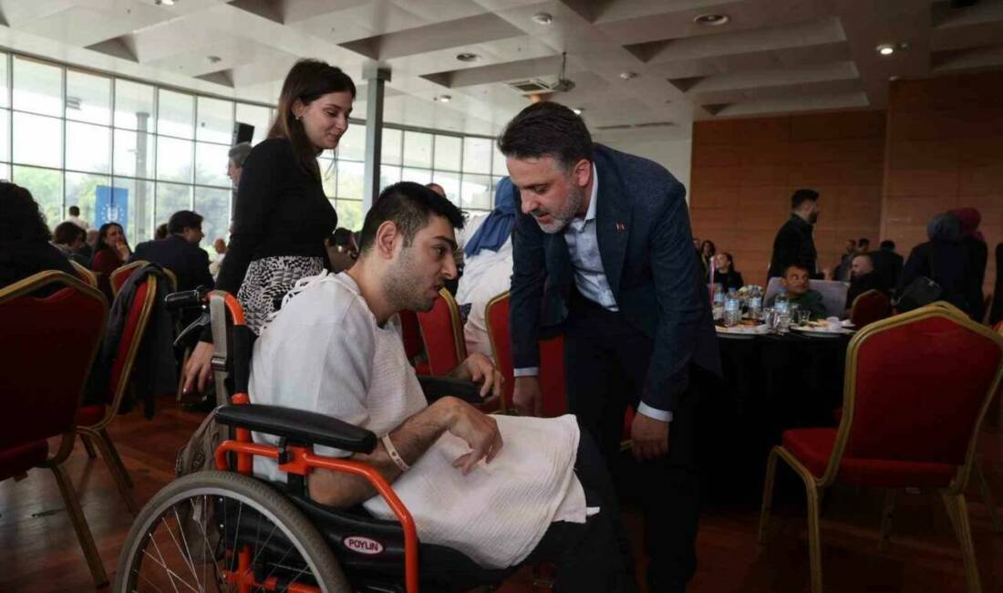 ’Engelsiz Bursa Buluşması’nda gönüller bir oldu Bursa Büyükşehir Belediyesi tarafından düzenlenen ‘Engelsiz Bursa Buluşması’nda, özel ihtiyaçlı